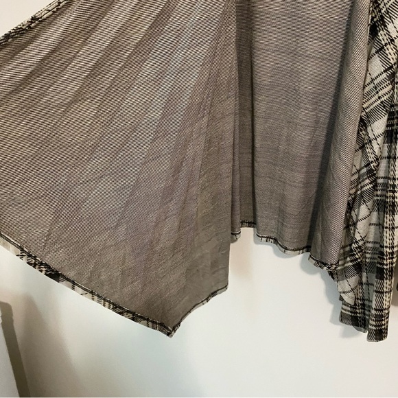 Torrid Plaid Open Front Cardigan Sweater size 4X - Picture 4 of 9